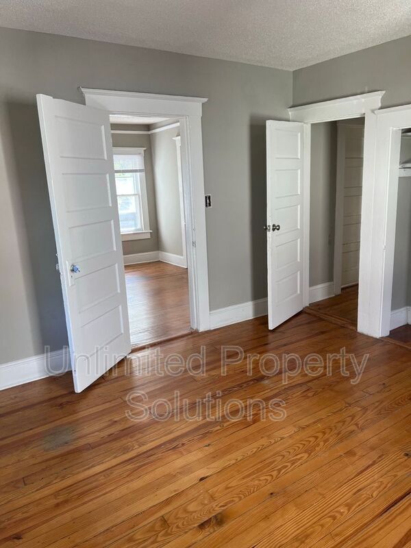 Building Photo - 518 Harnett St