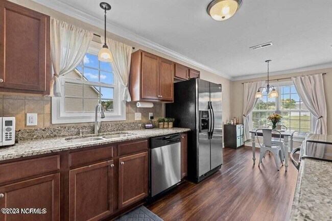 Building Photo - 2936 Fox Glove Dr
