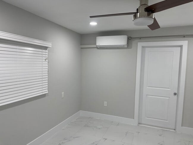 Building Photo - 3017 W Abdella St