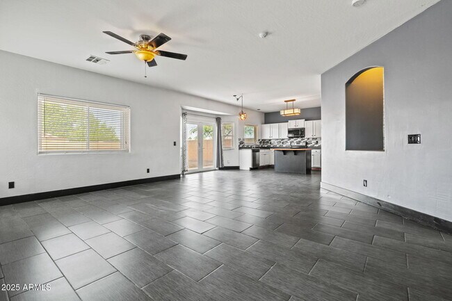 Foto del edificio - 12672 W Osborn Rd