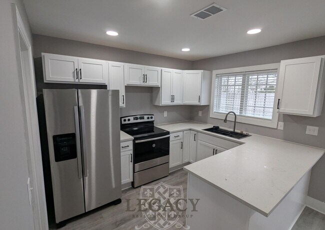 Foto del edificio - 408 Huntington Ridge Dr