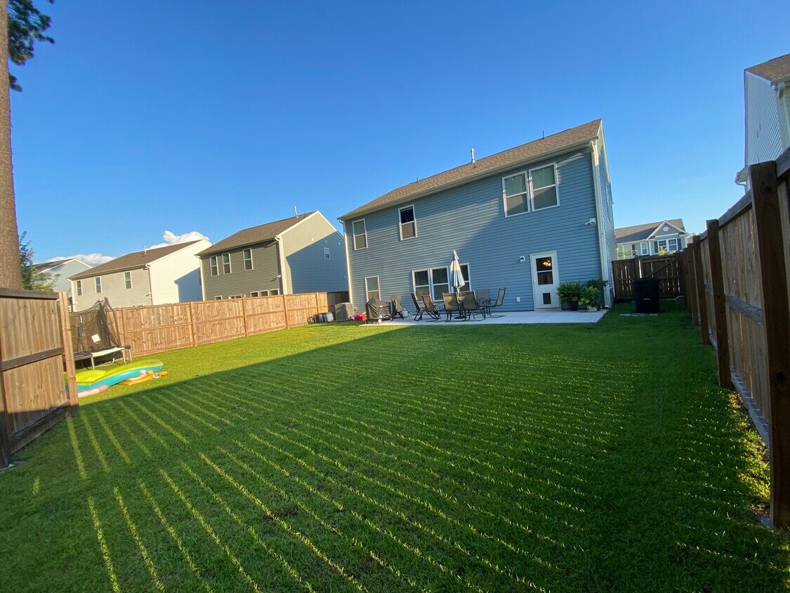 Building Photo - 604 Snow Owl Dr