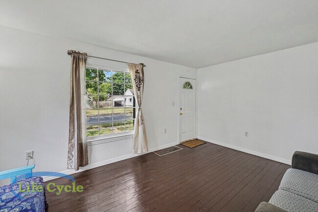 Foto del edificio - 2052 Collingwood Ave SW