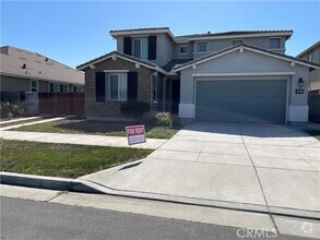 864 Pueblo Ct