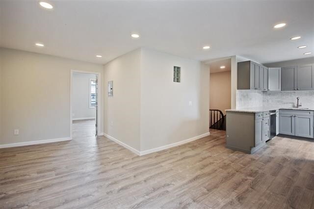 Building Photo - 267 Griffith St