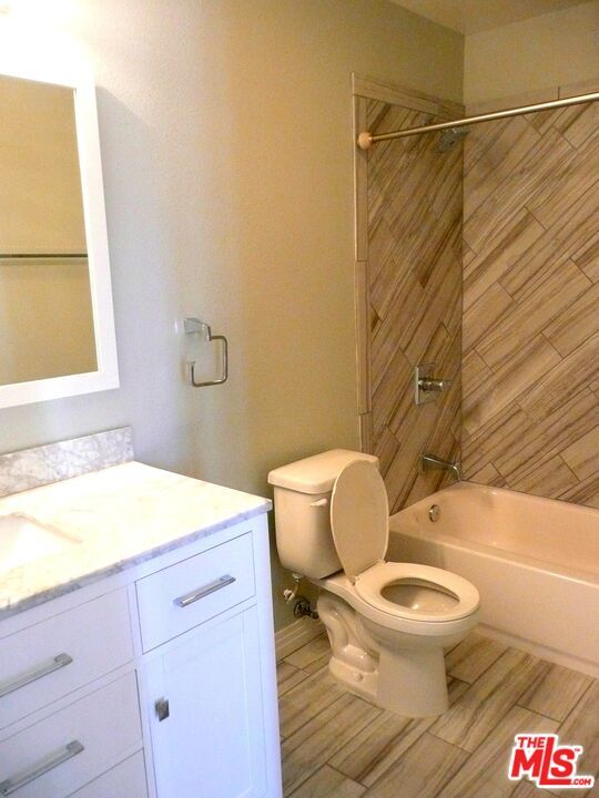Foto del edificio - 1431 S Beacon St