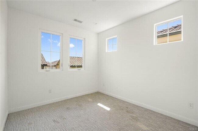 Building Photo - 20810 Acorn Cir