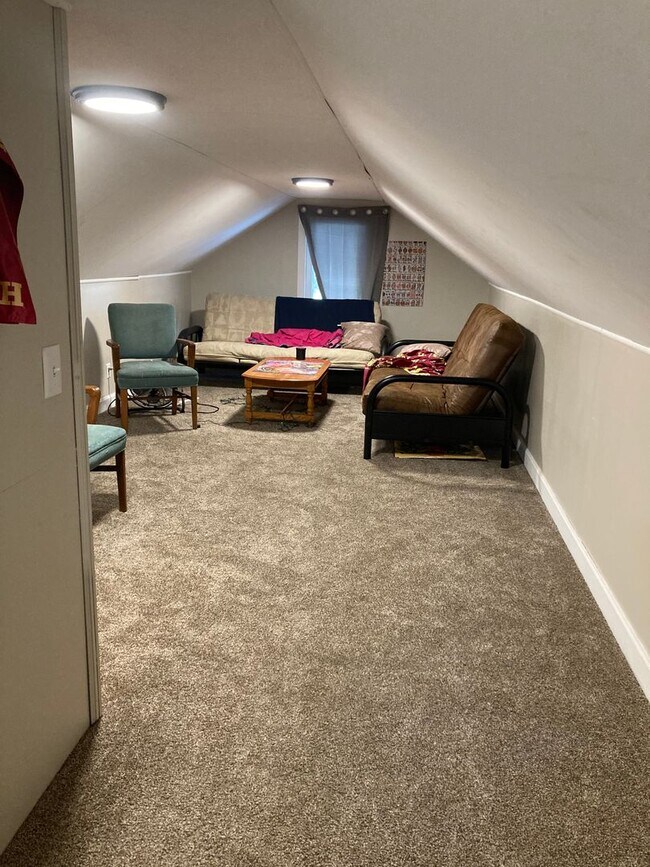 Foto del edificio - 3-Bedroom, 1-Bathroom - Woodland Home