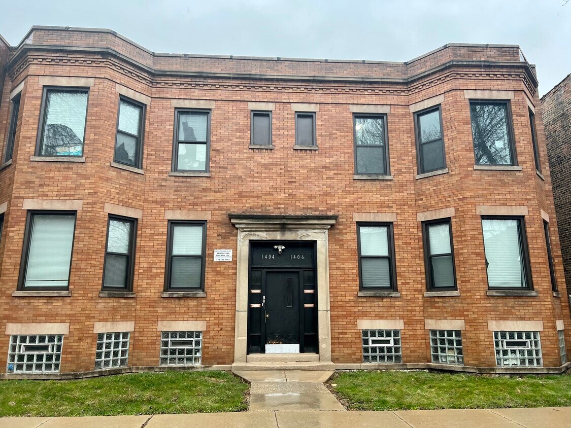 Primary Photo - 1406 E 69th Pl