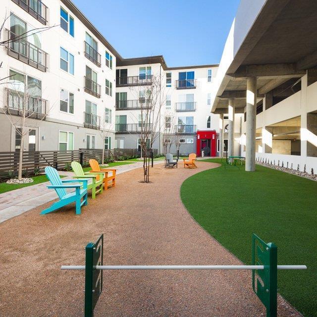 Foto del edificio - 411 Broadway Ave