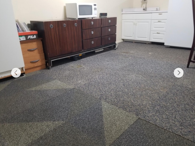 Large refrigerator and kitchen sink - 1092 Willowbrook Rd