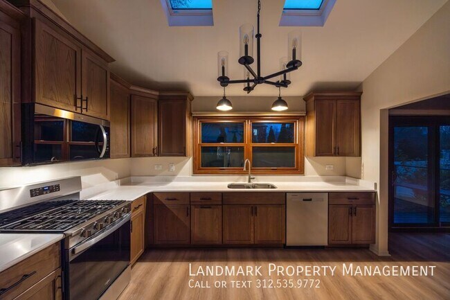 Foto del edificio - 409 Sara Ave