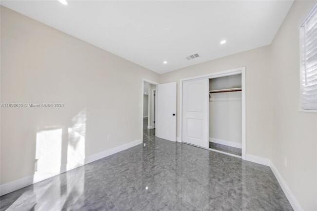 Foto del edificio - 2 bedroom in Hollywood FL 33024