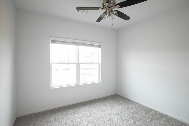 Building Photo - 172 Zion Dr