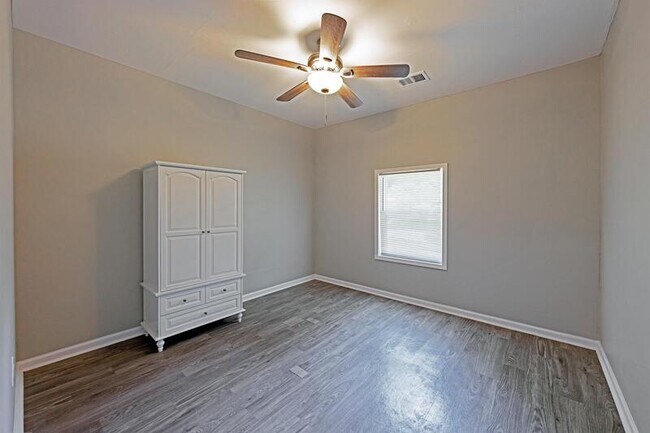 Foto del edificio - 6968 Alden Dr