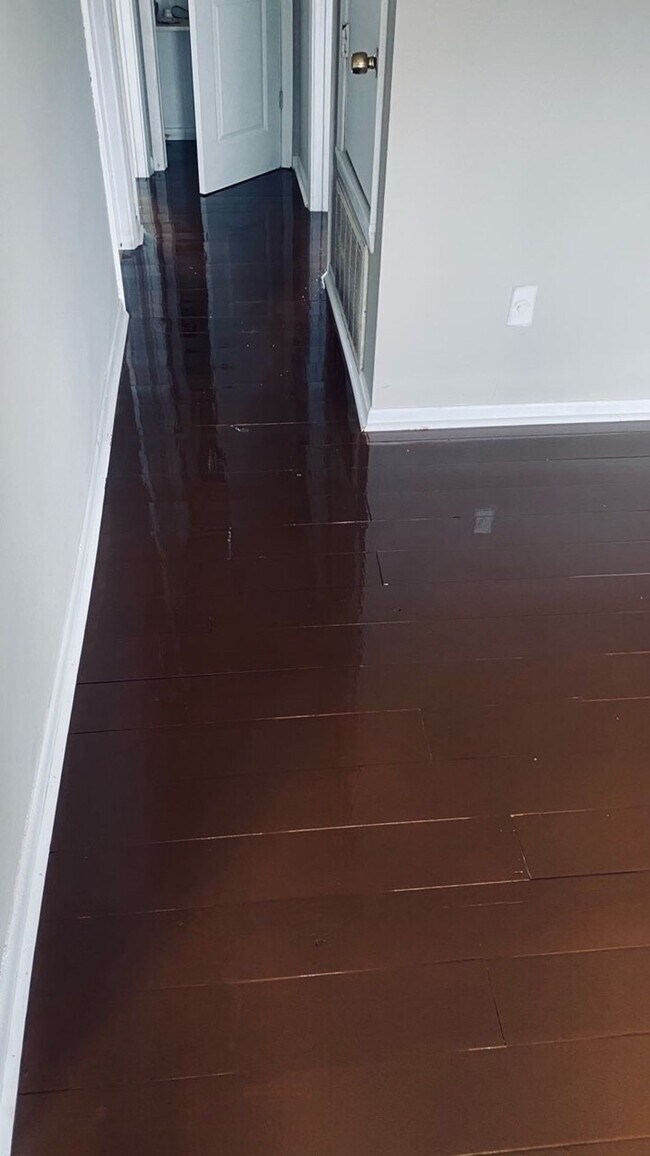 Building Photo - Monthly Paid Rent