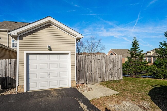 Building Photo - 109 Gifford Rd