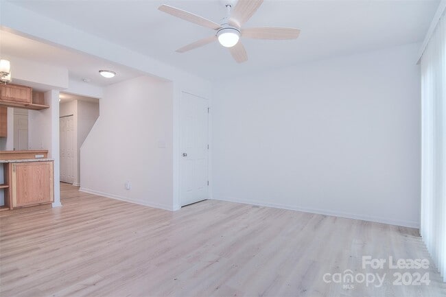 Building Photo - 660 Lex Dr
