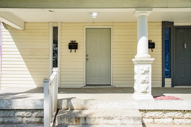Foto del edificio - 374 N Holmes Ave