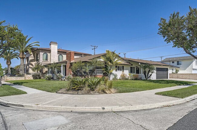 Building Photo - 9433 Geranium Cir