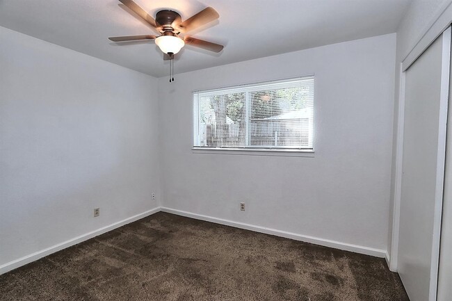 Building Photo - 6431 Rio Linda Blvd