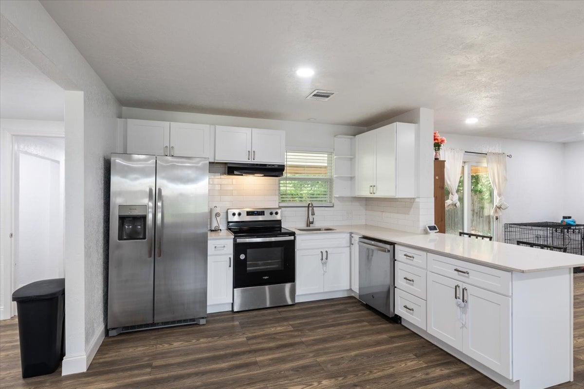 Foto principal - 122 NE Angus St