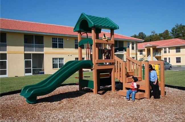 Foto del edificio - 8407 Bernwood Cove Loop