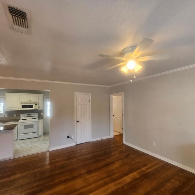 Photo - 307 N Bradley Apartment