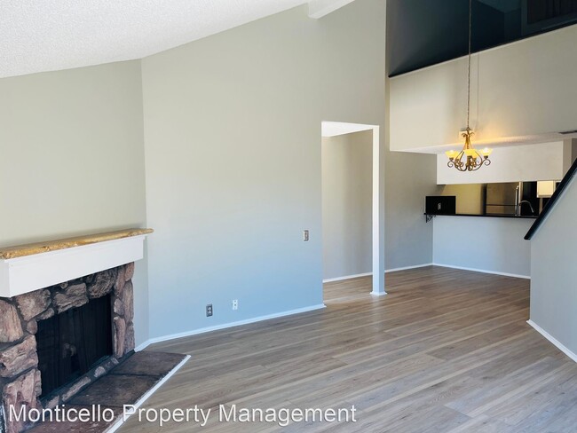 Building Photo - 2 br, 1.5 bath House - 325 Coral Reef Driv...