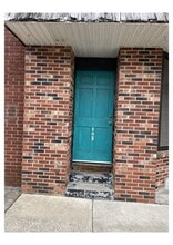 Building Photo - 108-110 E Main St