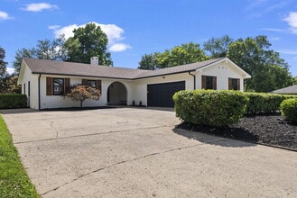 Building Photo - 452 Pasadena Dr