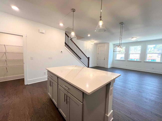 Building Photo - 1631 Aeslin Dr NW