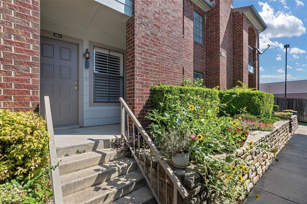 3201 Donnelly Cir Unit 304, Fort Worth, TX 76107 Condo for Rent in