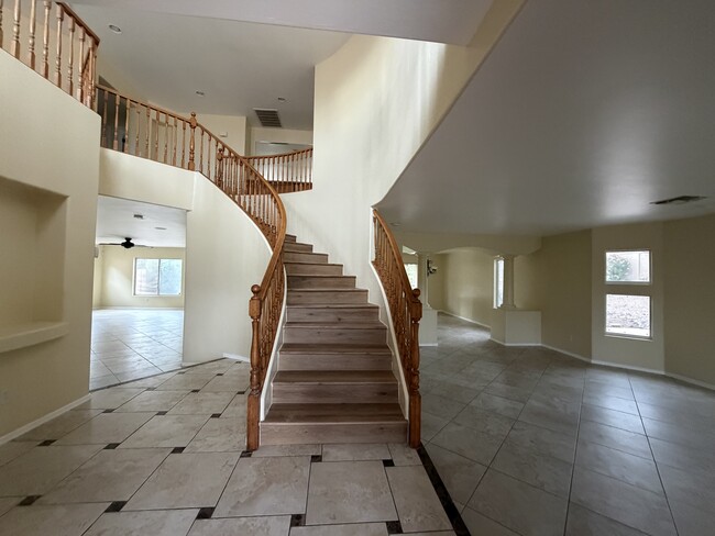 Building Photo - 6406 W El Cortez Pl