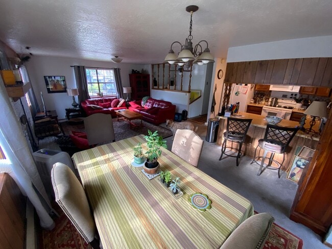 Building Photo - Four Bedroom Family Home Near Needham