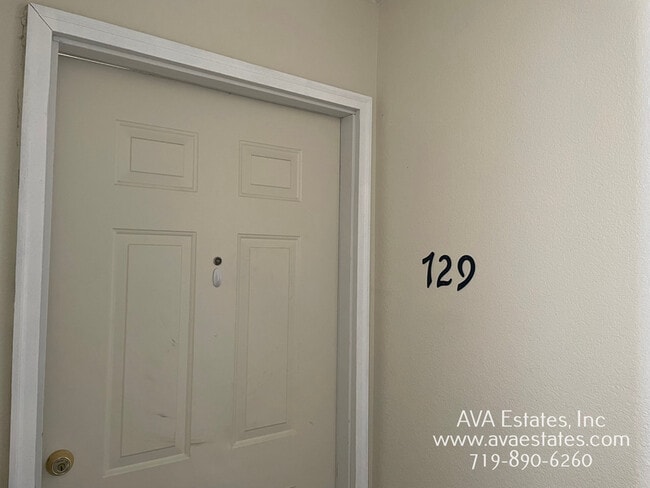 Building Photo - 729 E Laporte Dr