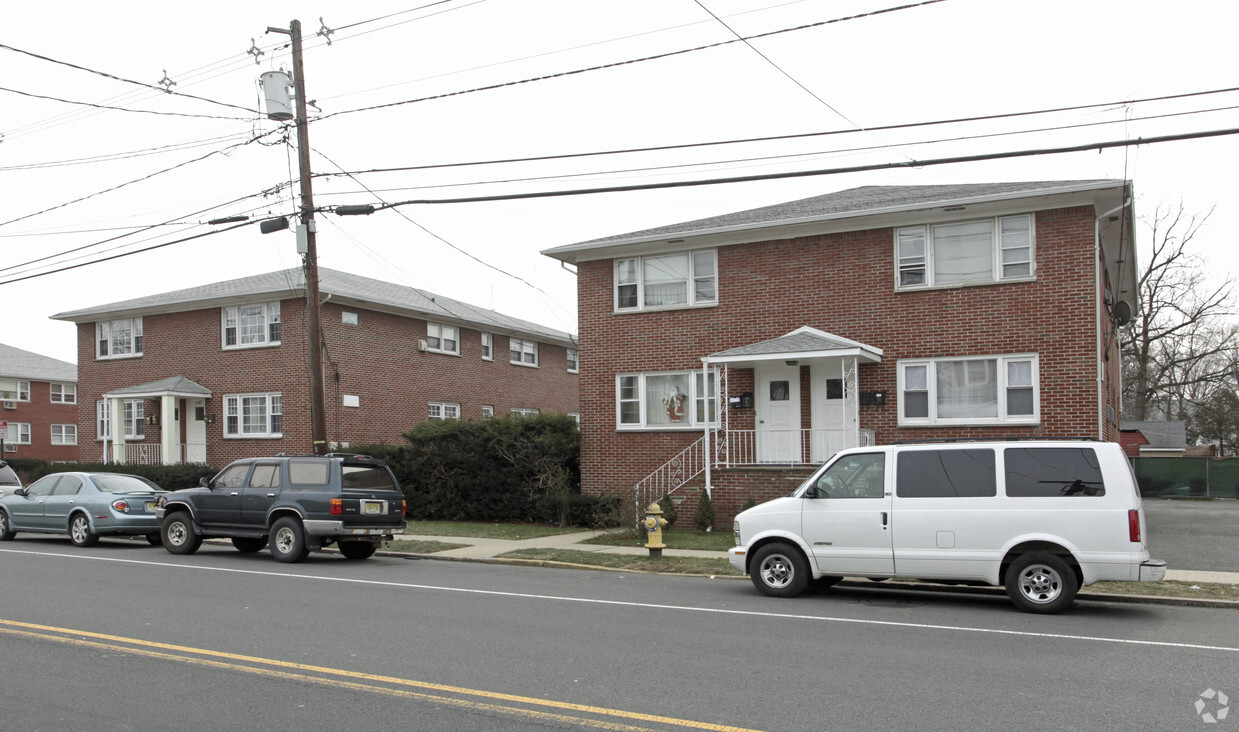 Foto del edificio - 436-442 E 1st Ave