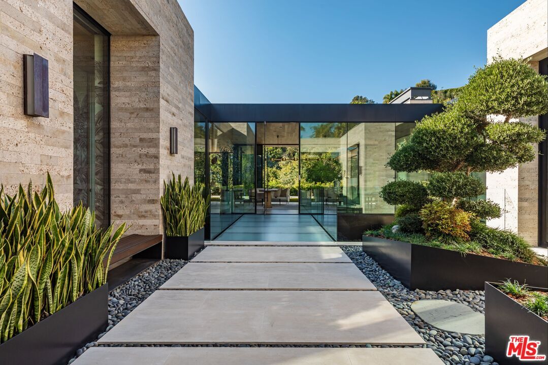 Primary Photo - 1335 Carla Ln