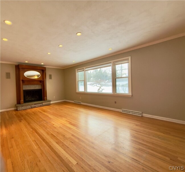 Building Photo - 112 Terrace Cir