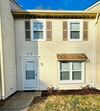Building Photo - 528 Peregrine St