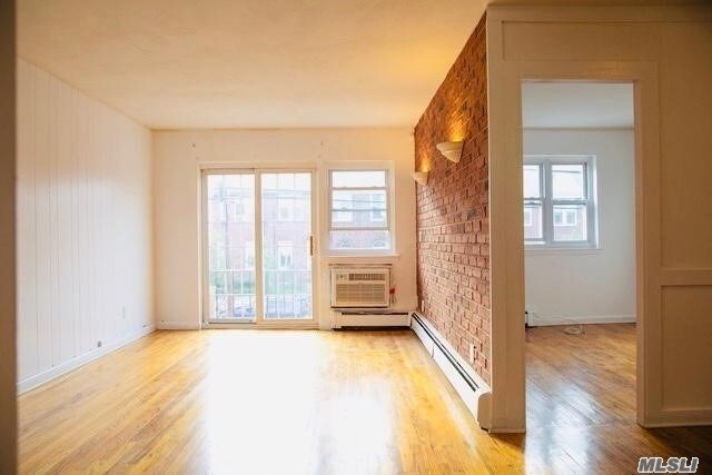 Foto principal - 25-59-59 46th St