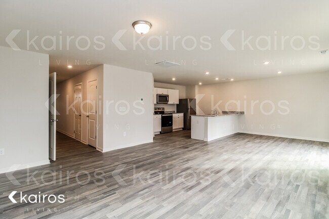 Building Photo - 470 Waterview Ct.