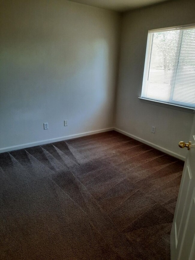 Building Photo - One bedroom apartment for rent in Fallon, ...