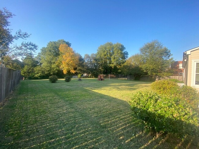 Foto del edificio - Nice 2 bedroom 1 bathroom home very close ...