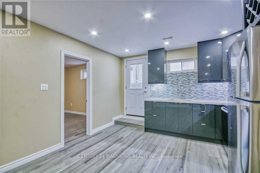 Photo principale - 359 Rathburn Rd
