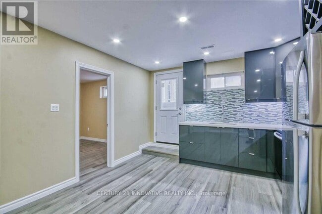 Building Photo - 359 Rathburn Rd