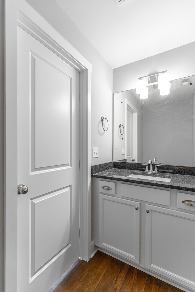 Foto del edificio - 4719 Heiskell Dr