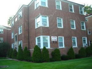 Foto principal - THIS IS A MUST SEE 2BED/1BATH CONDO, HEAT ...