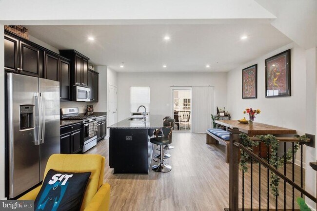 Foto del edificio - 14735 Earl Mitchell Ave