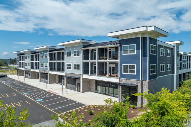 Building Photo - The Flats at Coastal Station